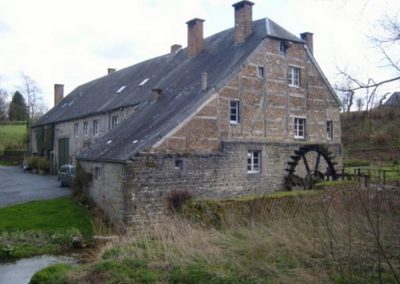 Promenade le long de l'eau